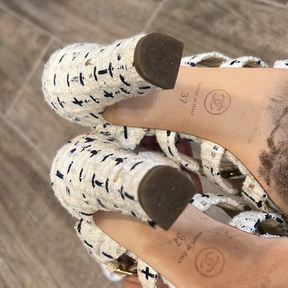 Stunning Chanel Tweed Sandals ❤️ - Picture 6 of 6